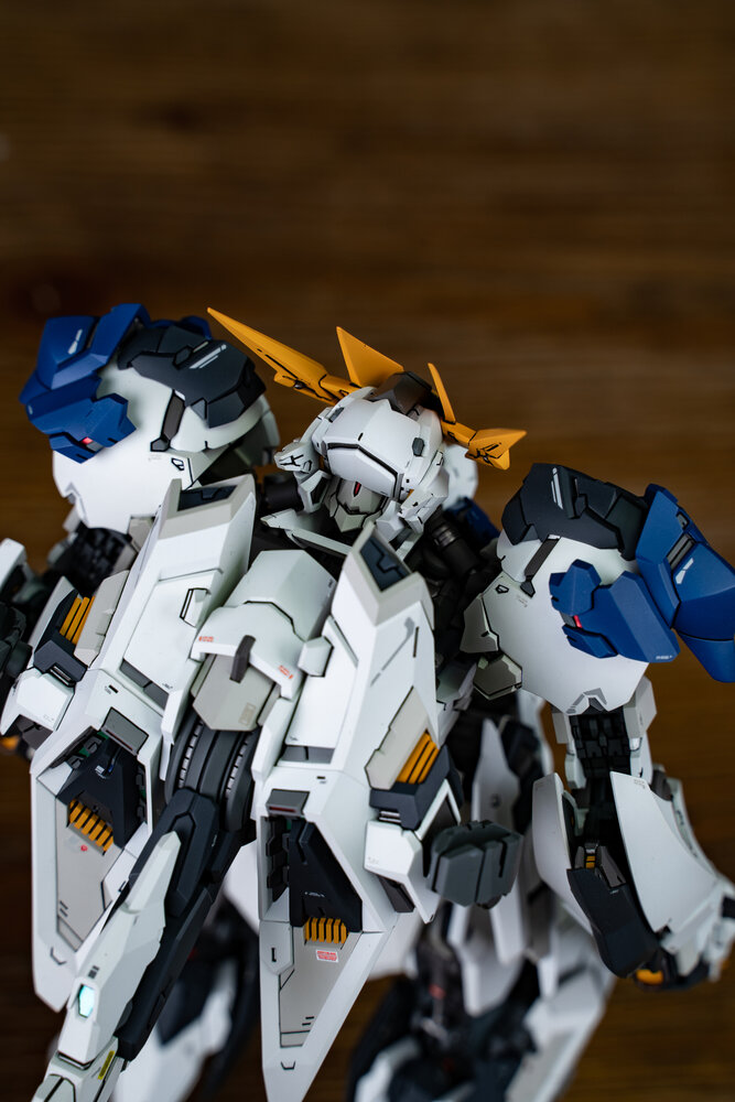 LabZero Barbatos Lupos Rex ver.2.0 Deluxe ver + bonus Weapons