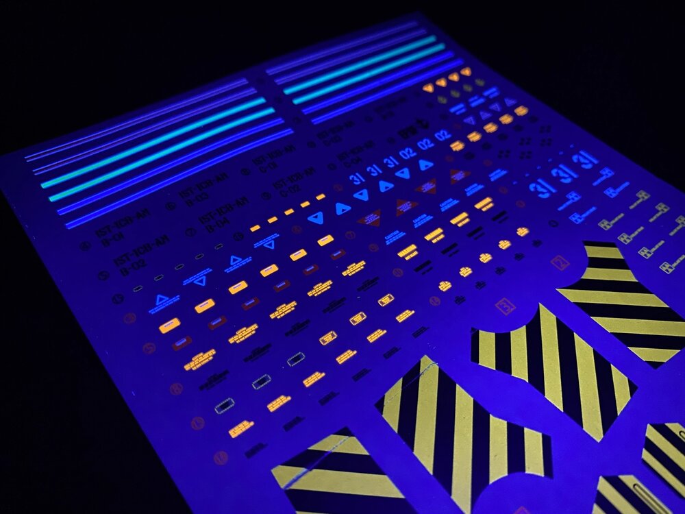 Flaming-Snow HG-22 Guntank Early Type / Mobile Worker Late Type Fluorescent Decals