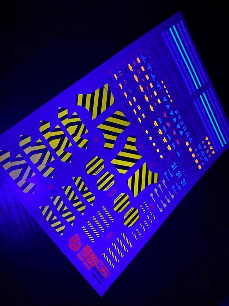 Flaming-Snow HG-22 Guntank Early Type / Mobile Worker Late Type Fluorescent Decals