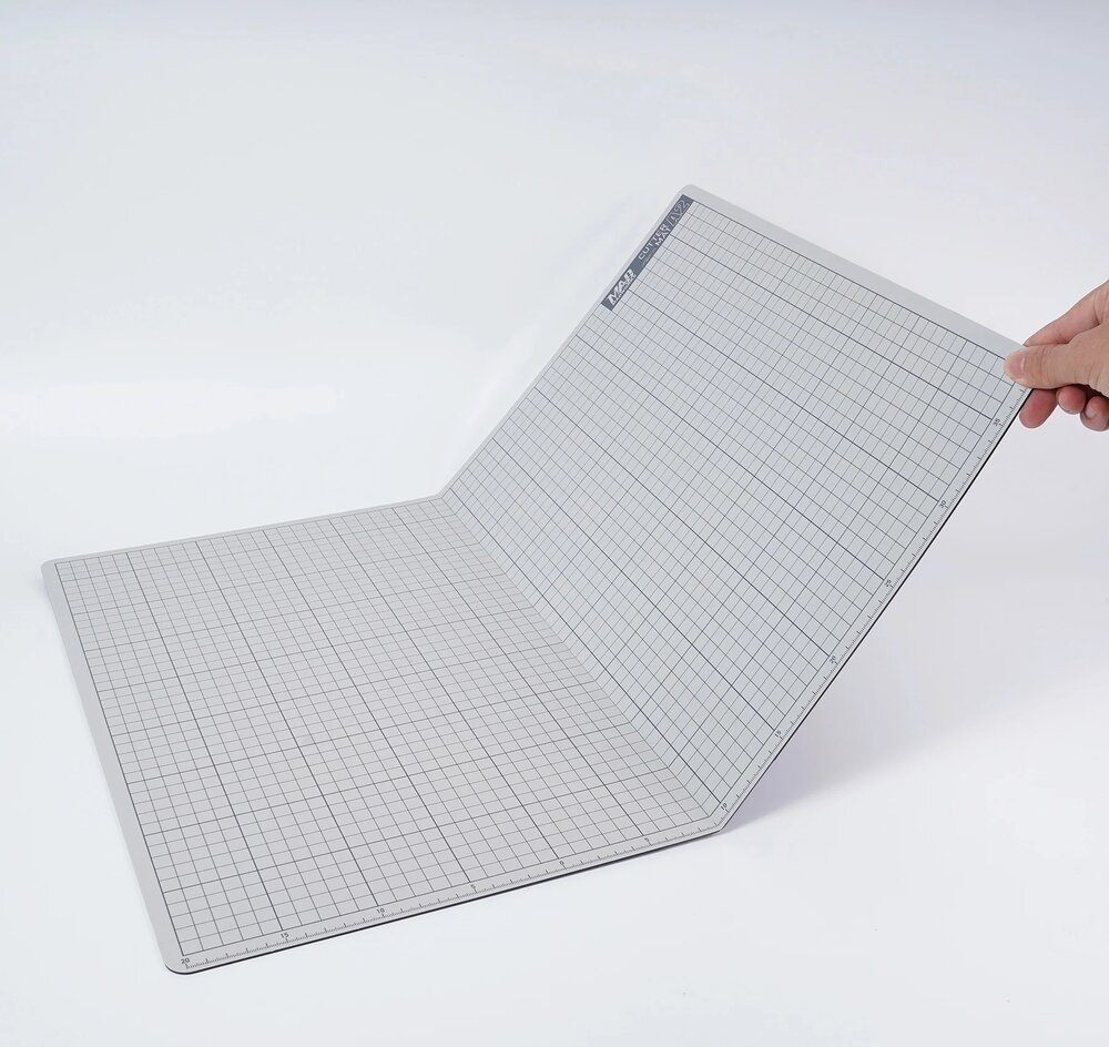 Madworks A2 Foldable Cutting Mat White (A2) Black (A3) MH-27