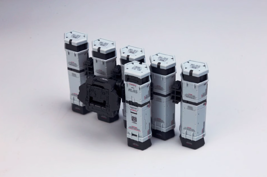 PRE-ORDER Solomon 1/100 RX-78GP02A Gundam Physalis + MLRS Backpack and Clear Armor Parts