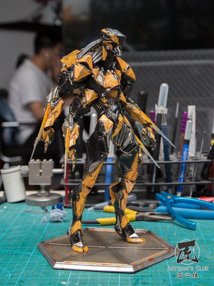WASP 10 or 15 inch Full Statue