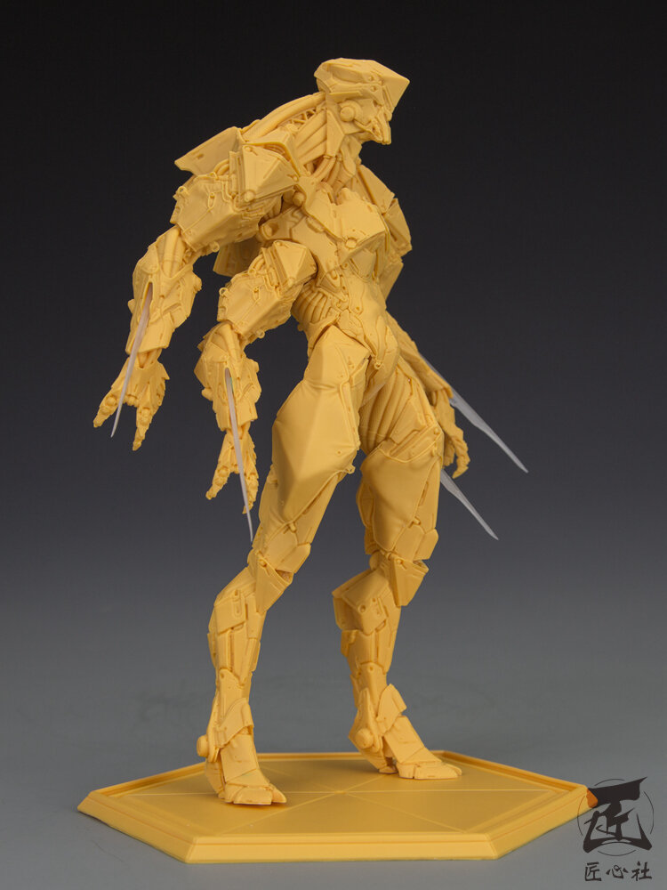 WASP 10 or 15 inch Full Statue