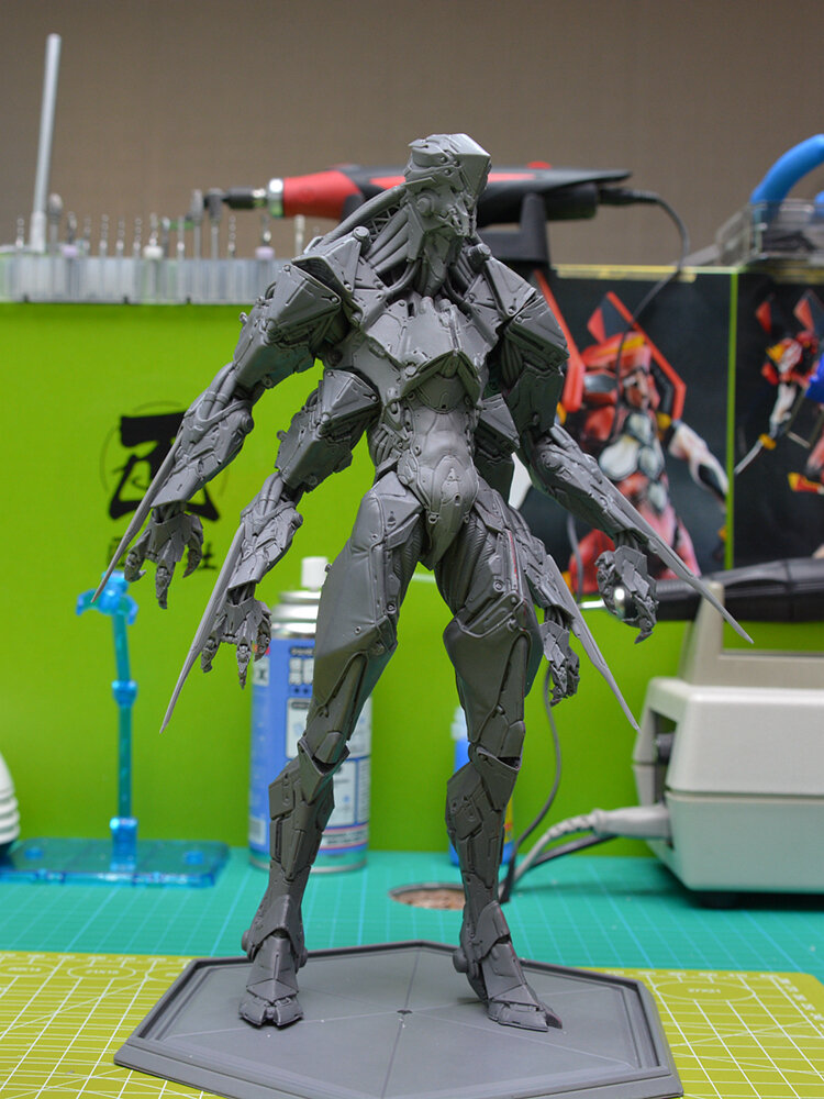 WASP 10 or 15 inch Full Statue
