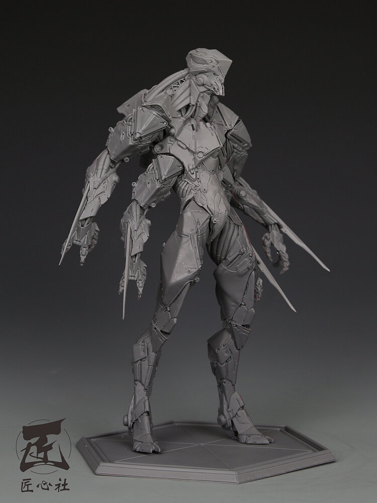 WASP 10 or 15 inch Full Statue