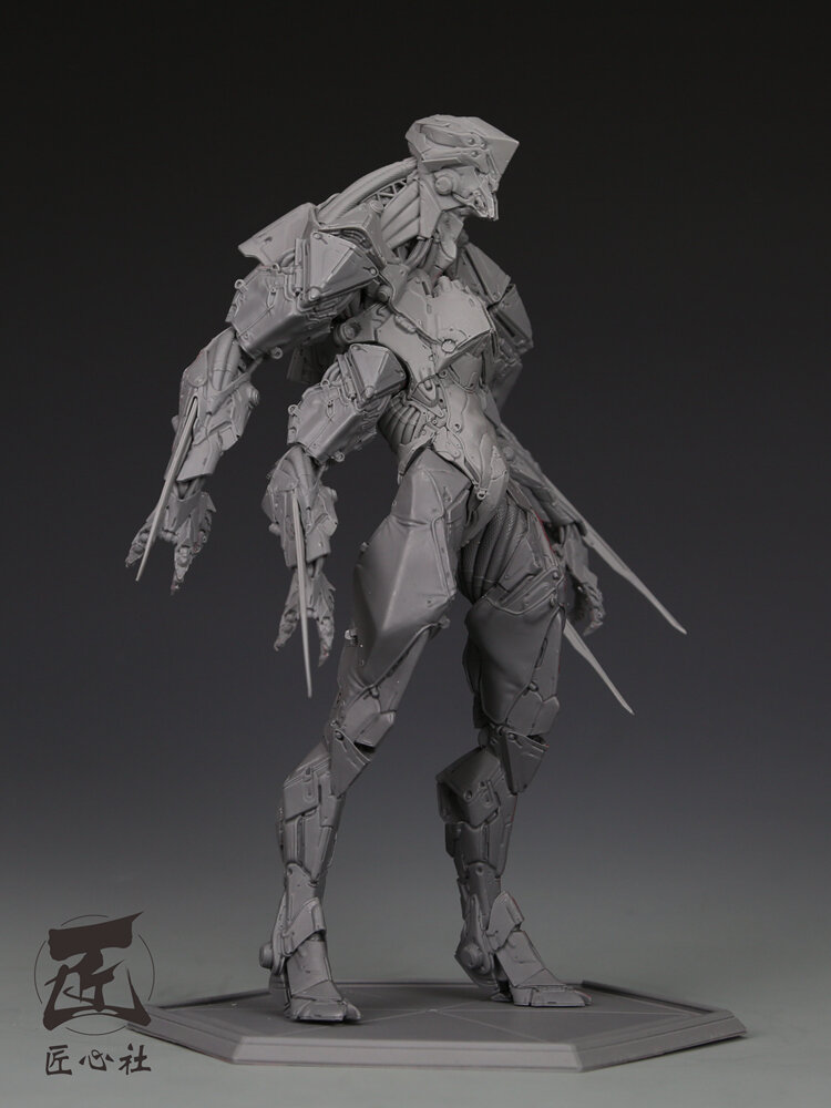 WASP 10 or 15 inch Full Statue