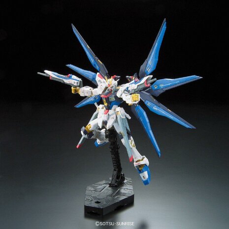 1/144 RG ZGMF-X20A Strike Freedom Gundam RG14