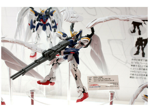 1/144 RG XXXG-00W0 Wing Gundam Zero Custom