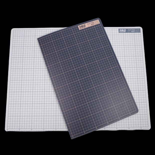 Madworks A2 Foldable Cutting Mat White (A2) Black (A3) MH-27