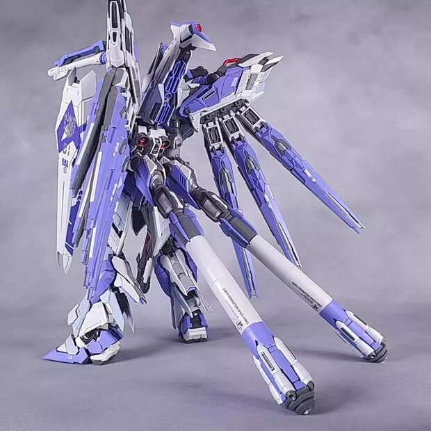 V Tiger 1/100 MG RX-93-v2 Hi-Nu Gundam