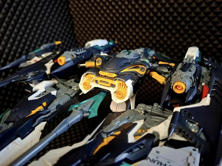 PRE-ORDER 1/100 In Era+ Thunderbolt Manta THB-02A Assault Equipment Ver. 25%Prepayment